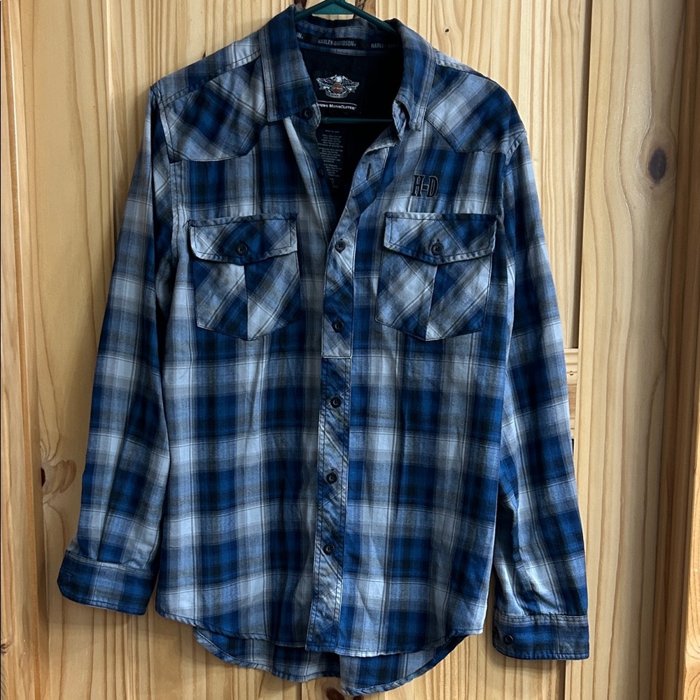 Men’s Harley Davidson shirt